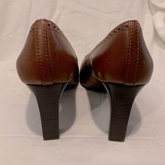 NWOT Franco Sarto caramel brown pumps with leather upper. Size 7M with 3” heel. - Picture 5 of 9